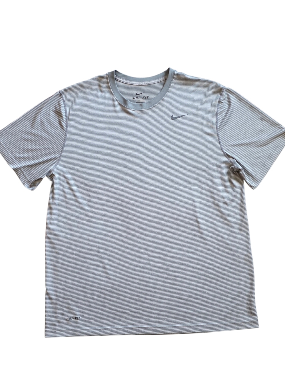 Nike XL Gray and White Striped Dri Fit  Performance Tee Shirt Extra Large